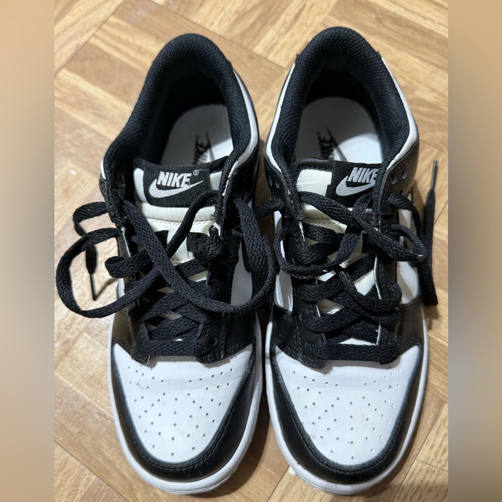 Nike Kids Dunk Low Sneakers (Panda) size 4.5